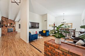 Kathleen House 4 Bedroom Home by RedAwning