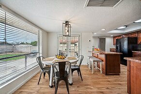 Kathleen House 4 Bedroom Home by RedAwning