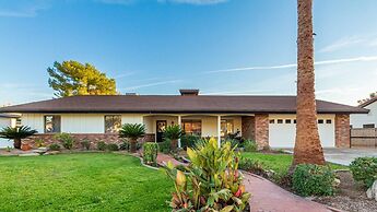 Kathleen House 4 Bedroom Home by RedAwning