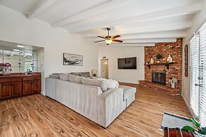 Kathleen House 4 Bedroom Home by RedAwning