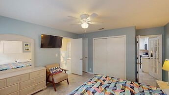 Beachy Sisters B 4 Bedroom Duplex