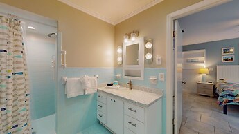 Beachy Sisters B 4 Bedroom Duplex