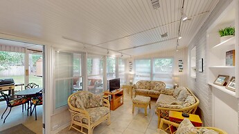 Beachy Sisters B 4 Bedroom Duplex