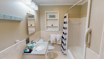 Beachy Sisters B 4 Bedroom Duplex