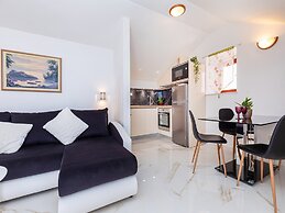 Villa Ana Apartments