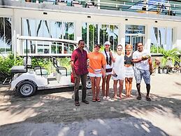 Dhonfulhafi Beach View & Spa