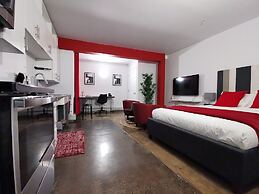 Cameo Hotel and Suites