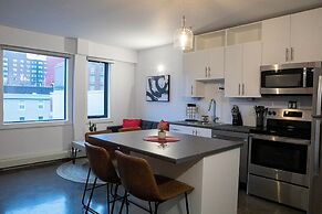 Cameo Hotel and Suites
