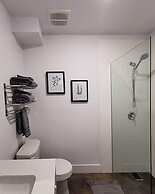 Cameo Hotel and Suites