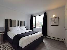 Cameo Hotel and Suites