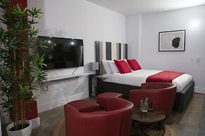 Cameo Hotel and Suites