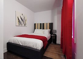 Cameo Hotel and Suites