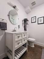 Cameo Hotel and Suites