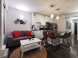Cameo Hotel and Suites