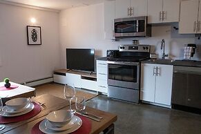 Cameo Hotel and Suites