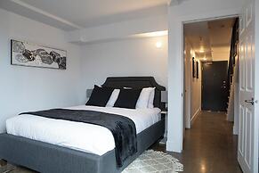 Cameo Hotel and Suites