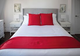 Cameo Hotel and Suites