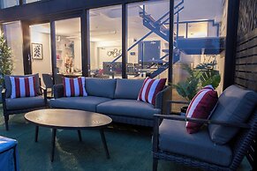 Cameo Hotel and Suites