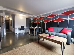 Cameo Hotel and Suites