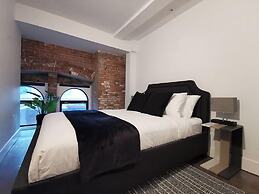 Cameo Hotel and Suites