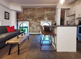 Cameo Hotel and Suites