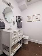 Cameo Hotel and Suites