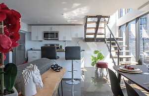 Cameo Hotel and Suites
