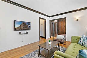 Home w 1BR Kitchen&Wi-Fi near Larchmont