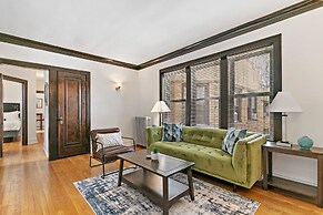 Home w 1BR Kitchen&Wi-Fi near Larchmont