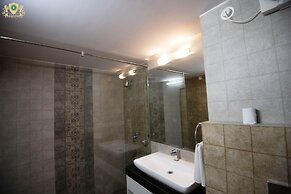 Hotel De Exotica Crest Theog