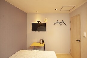 Maison Yongsan Hotel