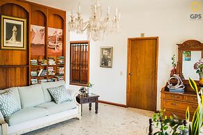 Meson del Capitan Apartments