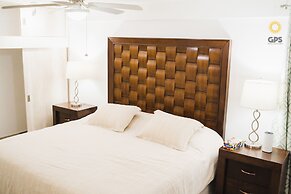 Meson del Capitan Apartments