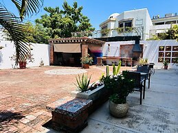 Meson del Capitan Apartments