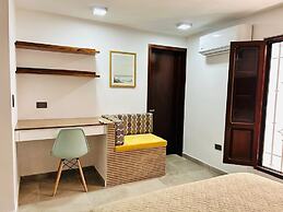 Meson del Capitan Apartments