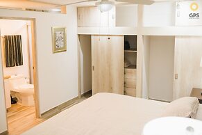 Meson del Capitan Apartments