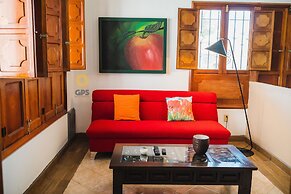 Meson del Capitan Apartments