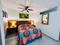 Meson del Capitan Apartments