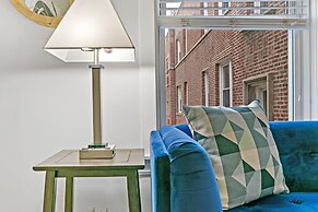 1BR Apt with King Bed in Rogers Park