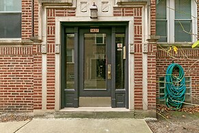 1BR Apt with King Bed in Rogers Park