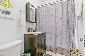 Studio Superb Apt Near Loyola University