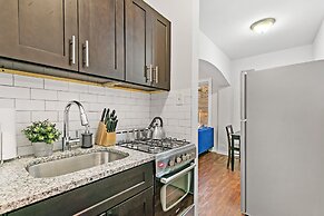 Studio Superb Apt Near Loyola University