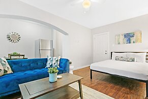 Studio Superb Apt Near Loyola University