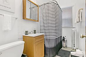 1BR Explore Town in Loyola Park