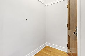 1BR Explore Town in Loyola Park