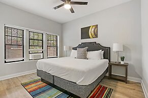 3BR Comfy Apt in Logan Square