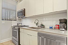 3BR Comfy Apt in Logan Square