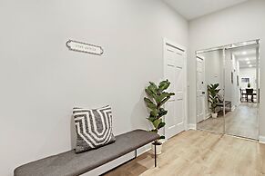 3BR Comfy Apt in Logan Square