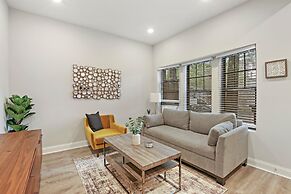 3BR Comfy Apt in Logan Square