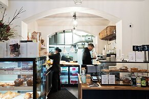 Gordon House Apartments